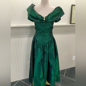 Vintage 80s Emerald Green Off Shoulder Formal Dress Taffeta Prom Gown